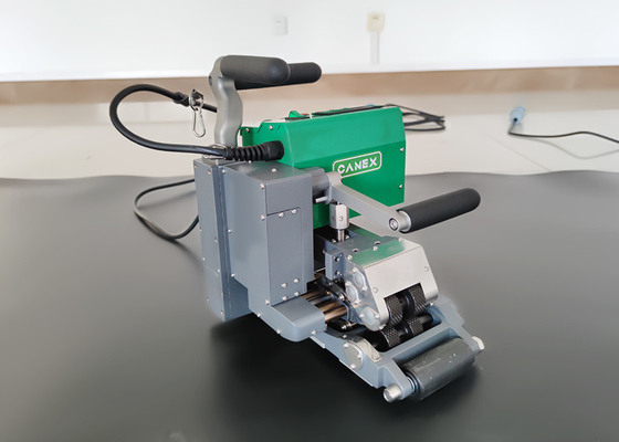 1.0-4.0mm HDPE Geomembrane Warm Wedge Welder CX700 Vol vermogen 2400W